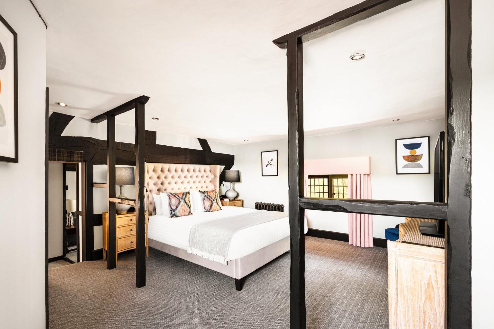 Voco Lythe Hill Hotel & Spa By Ihg Haslemere Exterior photo