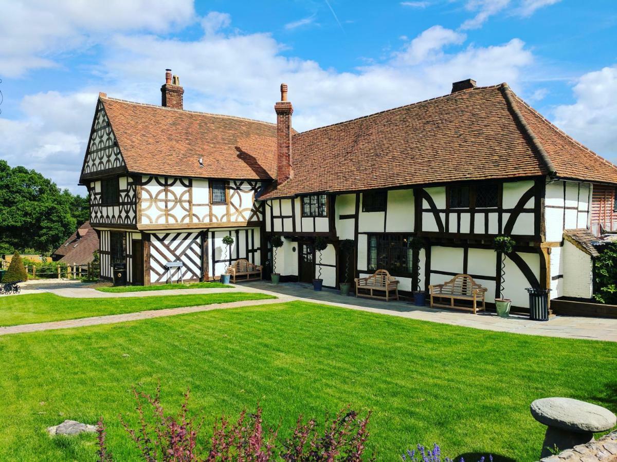 Voco Lythe Hill Hotel & Spa By Ihg Haslemere Exterior photo